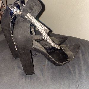 Womens sparkle strap black heels size 8.5